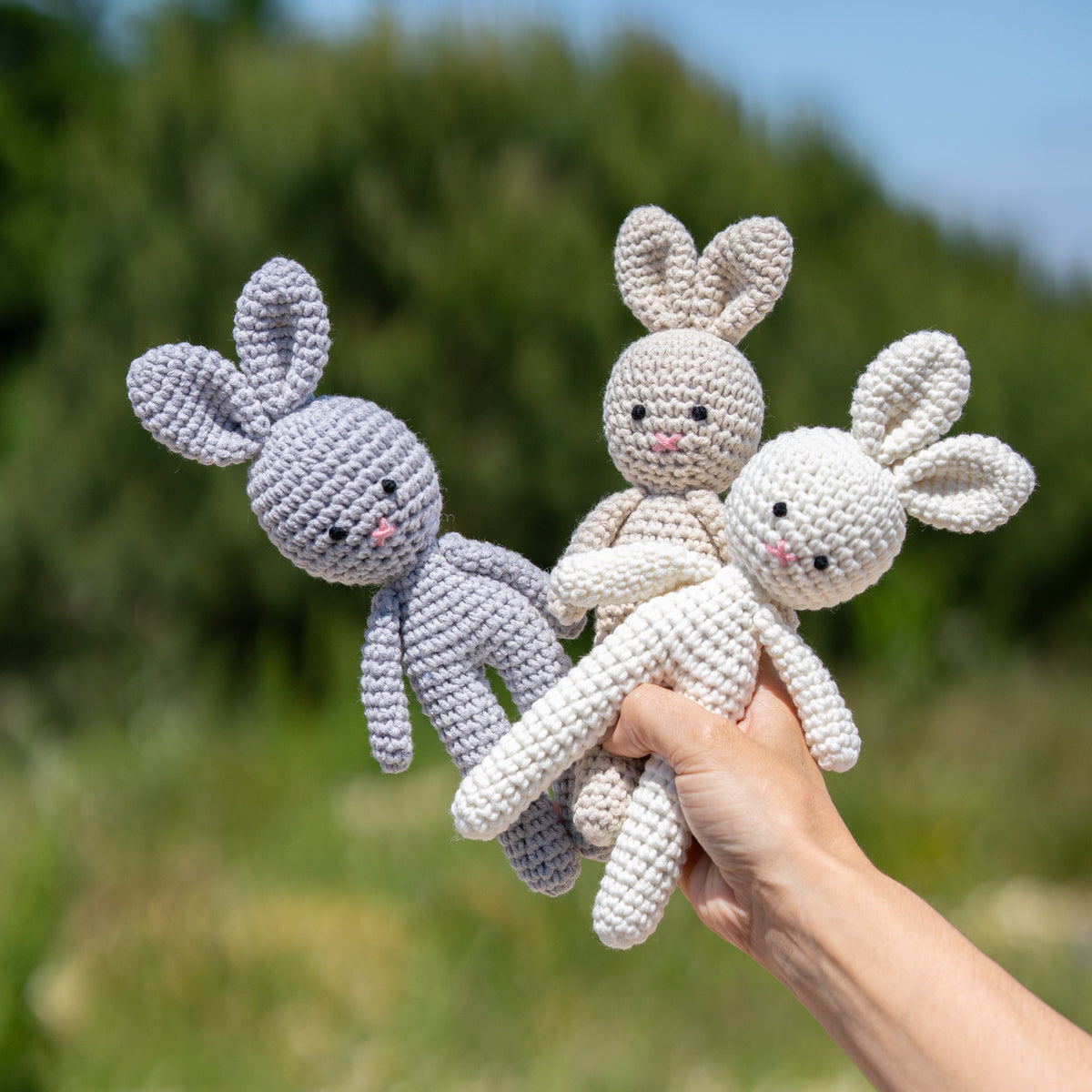 boneco para bebé em crochet feito à mão