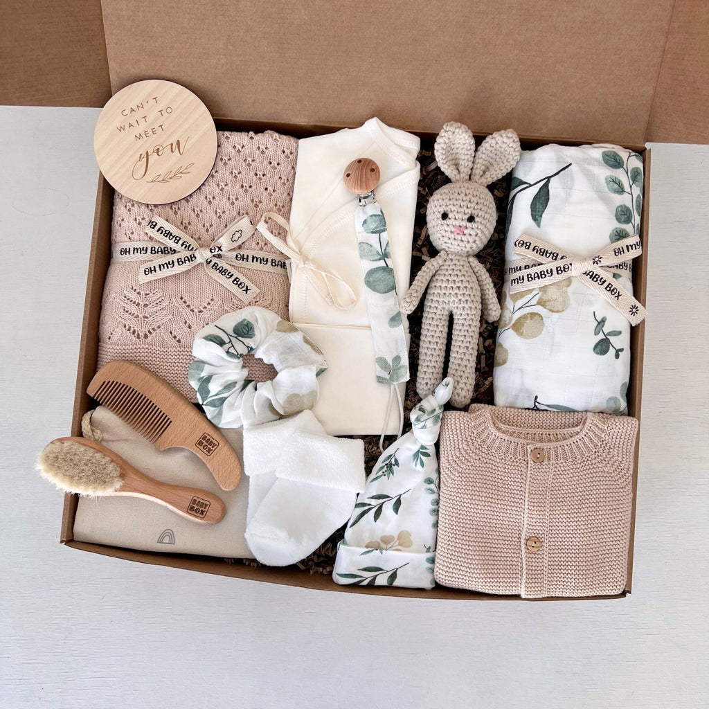 Baby Box Neutral Love XL com roupas e acessórios para recém-nascido