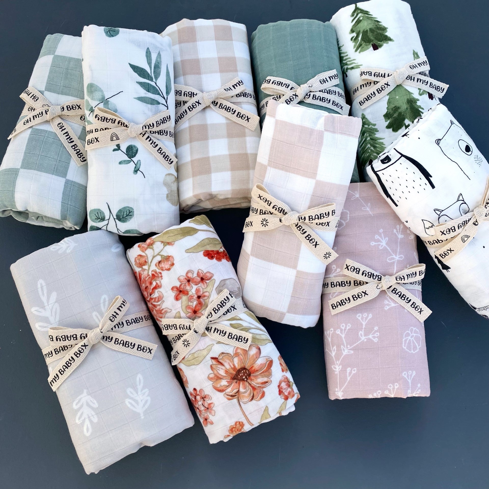 Swaddle Grey Leaves